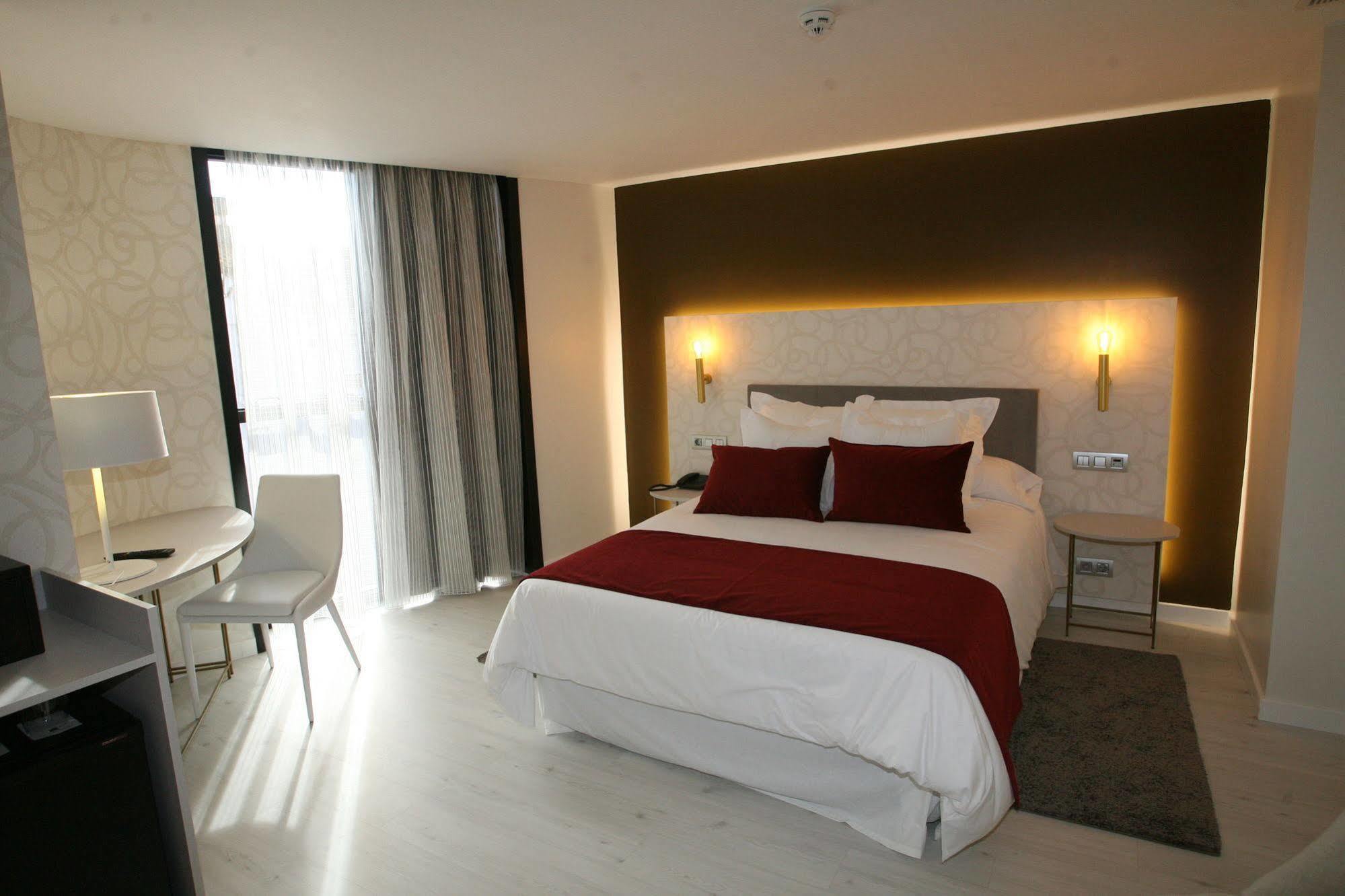 Hotel Cardenal Monforte De Lemos Zewnętrze zdjęcie
